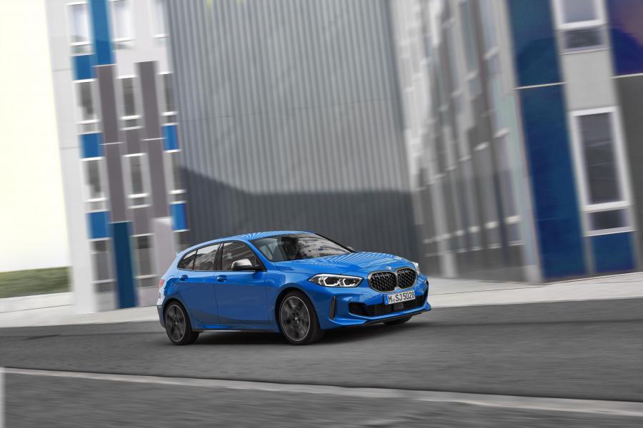  BMW M135i xDrive (F40) 2019 года  (WW) (фото 18 из 189)